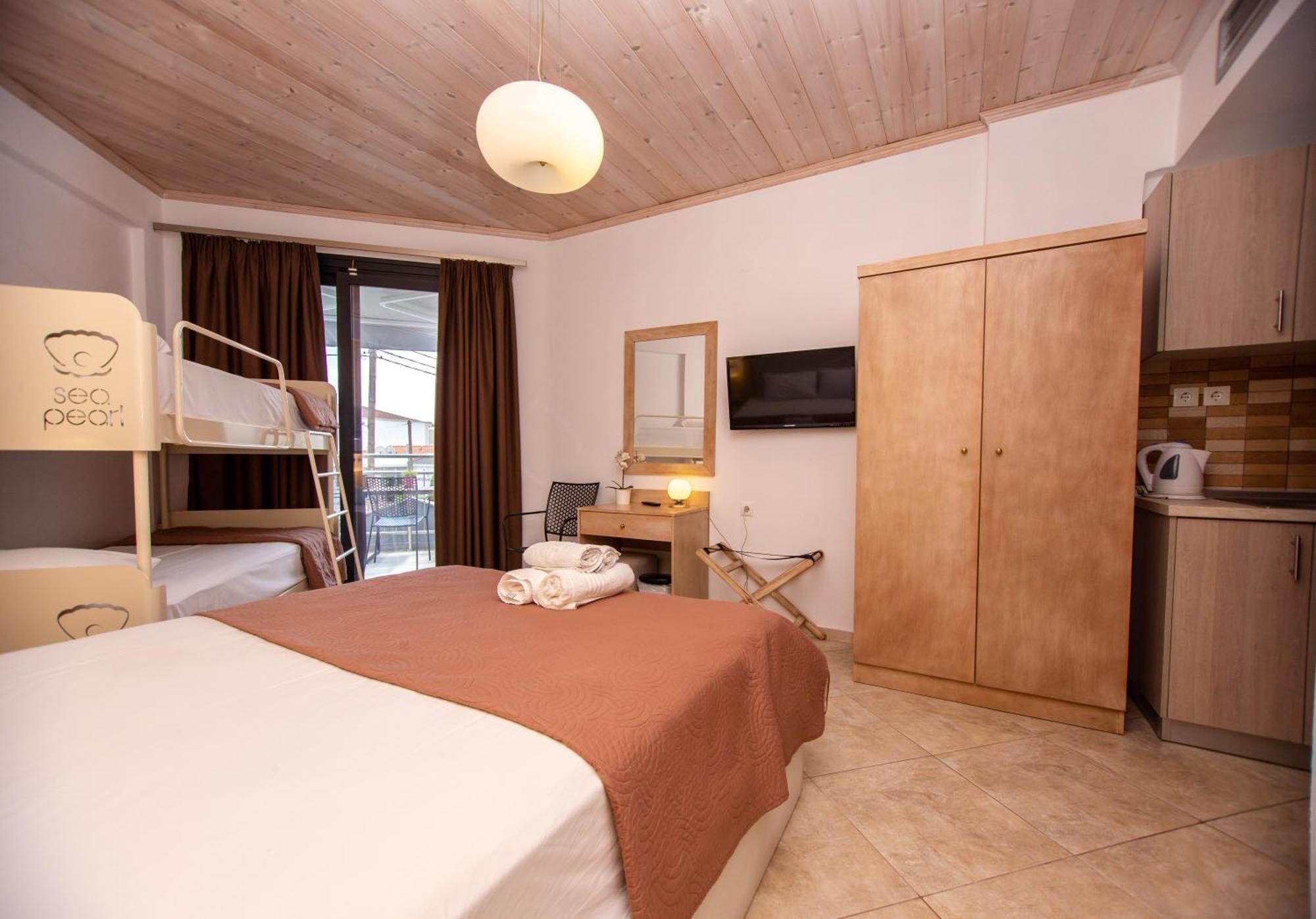Sea Pearl Luxury Apartments Nea Vrasna Exterior photo